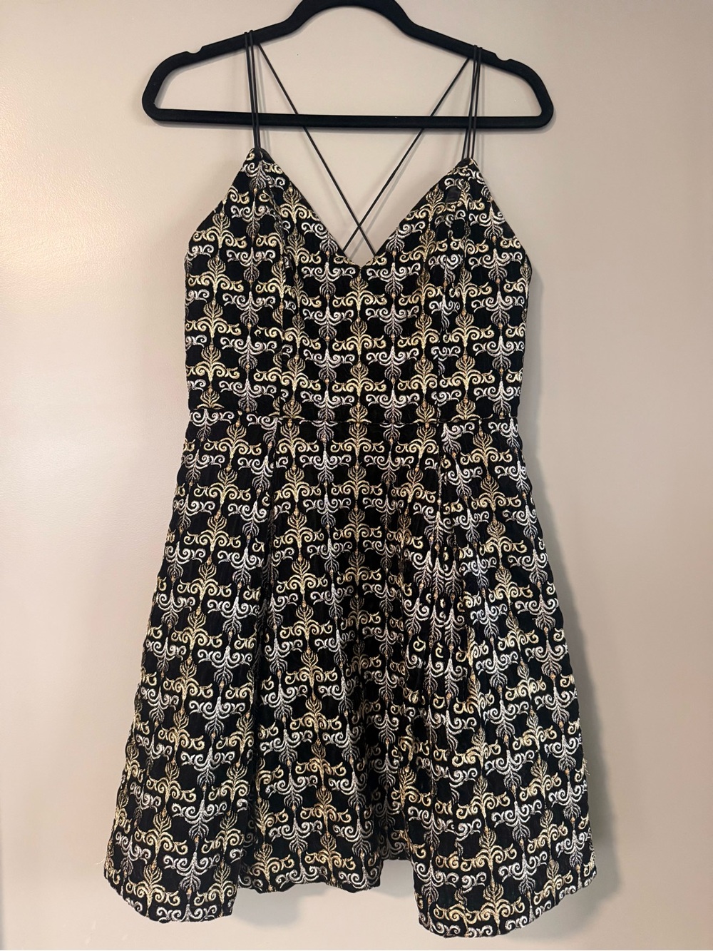 Alice+Olivia Black & Gold Patterned Spaghetti-Strap Dress. Sz8